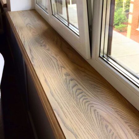 Подоконник из лиственницы цельноламельный