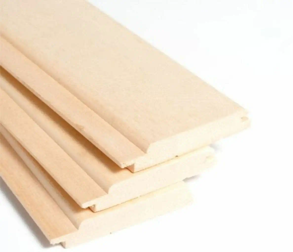 Светлая евровагонка из липы с профилем шип-паз